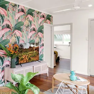 Holiday home Tropicana - Retro Getaway Cairns